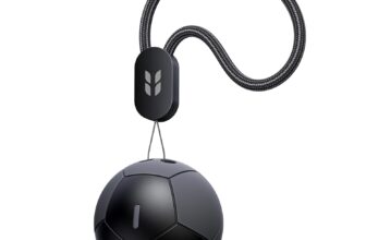 UGREEN FineTrack 2 Rastreador SmartTag con Certificación Apple Find My, Diseño Fútbol, 110dB, IP68 y Batería de 7 Años