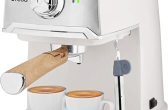 Cafetera Expresso Ufesa CE7238 Cream sobre una encimera