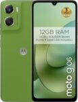 Moto G06 smartphone de color PANTONE TENDRIL